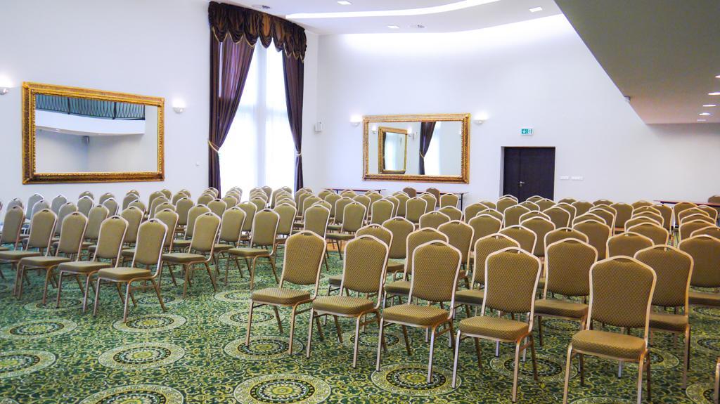 ורשה Centrum Konferencyjno-Apartamentowe Mrowka מראה חיצוני תמונה
